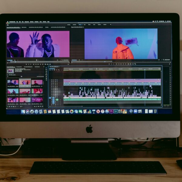 jakob-owens-iF4awMfbBPY-unsplash